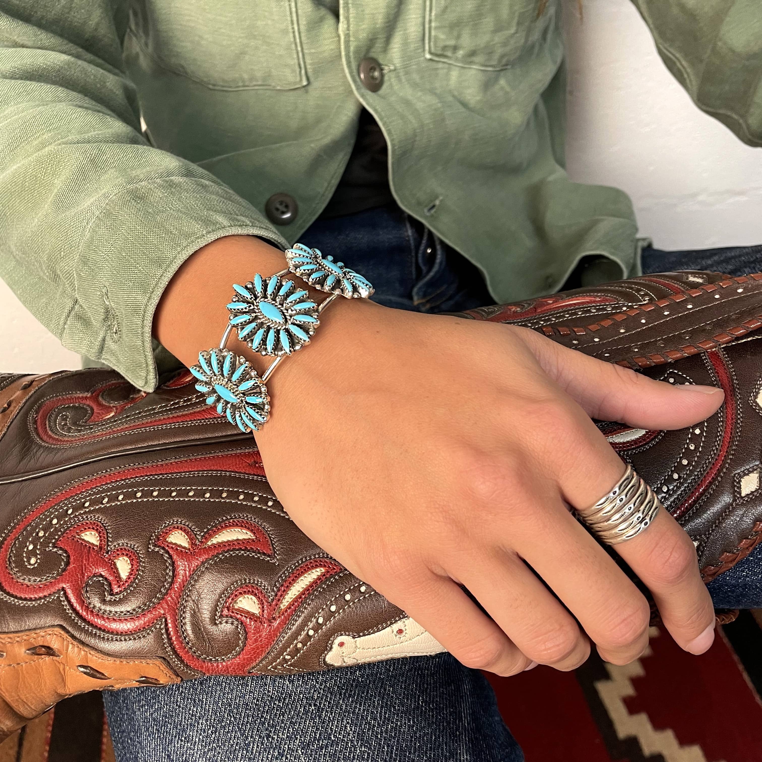 Bracelet Zuni composé de Cactus Flowers en turquoises, BR593 - Harpo Paris
