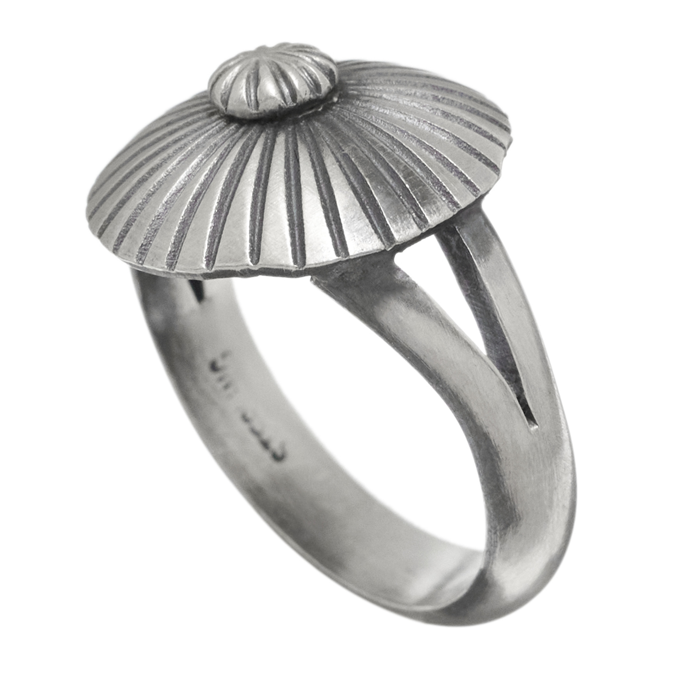 Navajo ring, little concho in mat silver, BA1033 - Harpo Paris