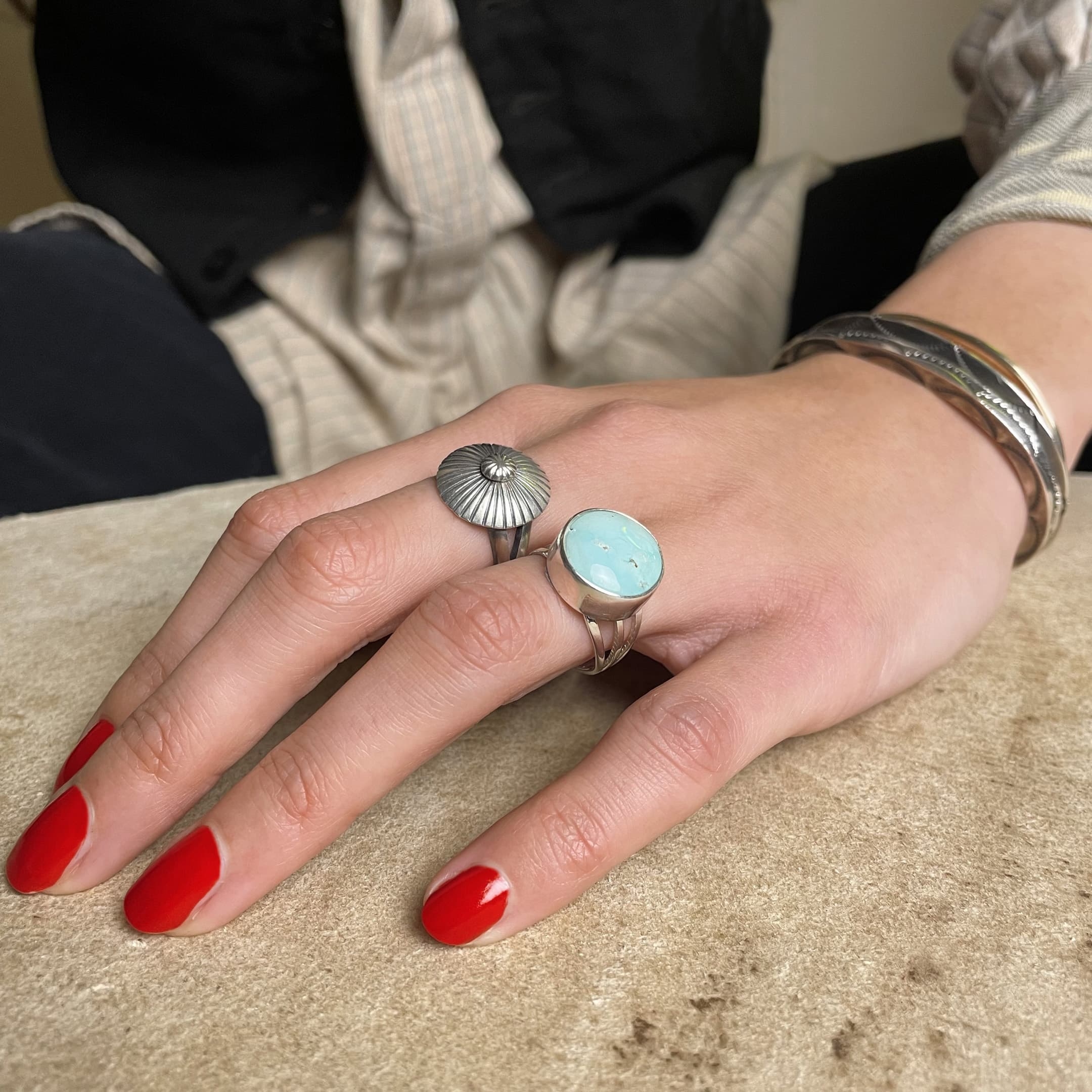 Navajo ring, little concho in mat silver, BA1033 - Harpo Paris