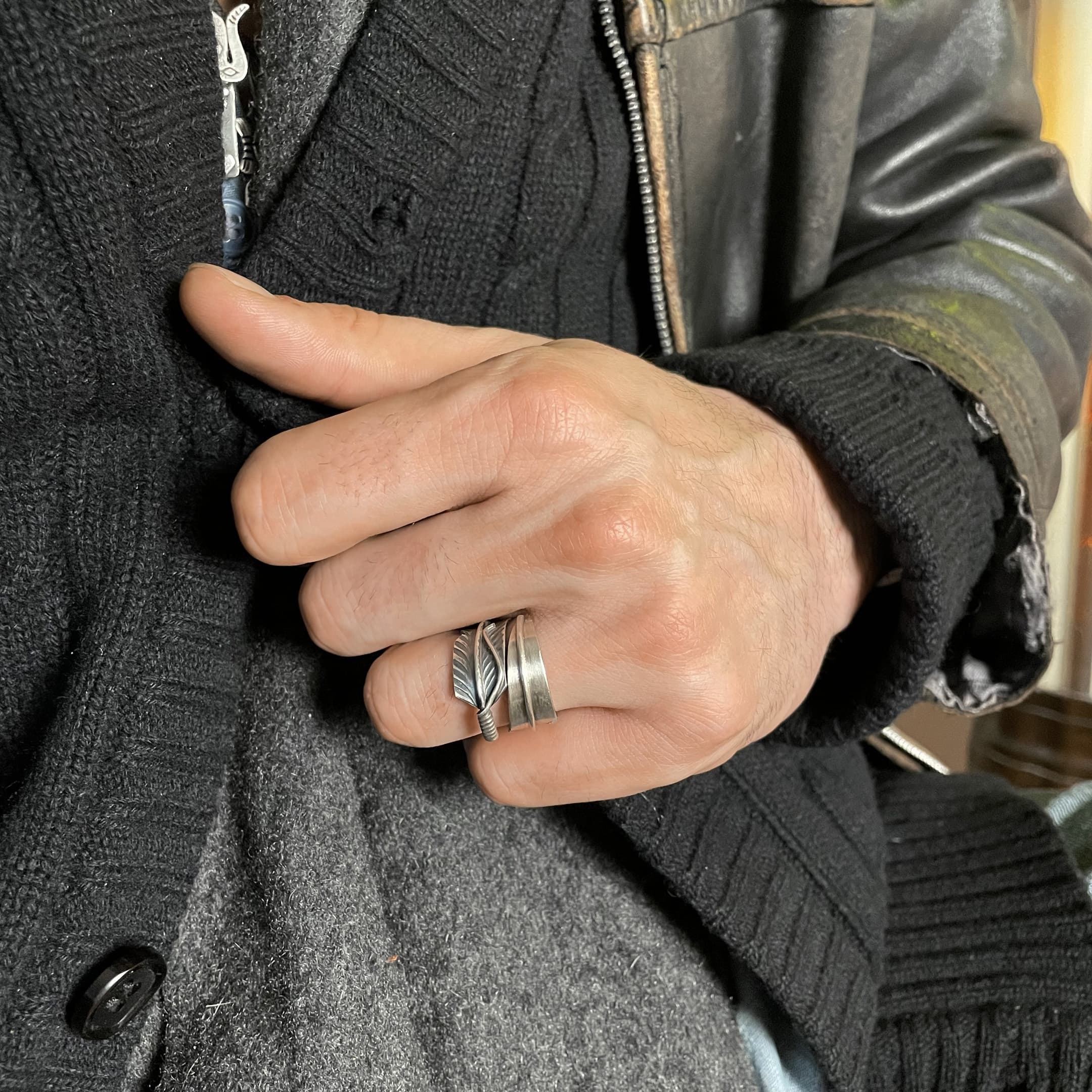 Bague Navajo, plume en argent mat, BA1048 - Harpo Paris