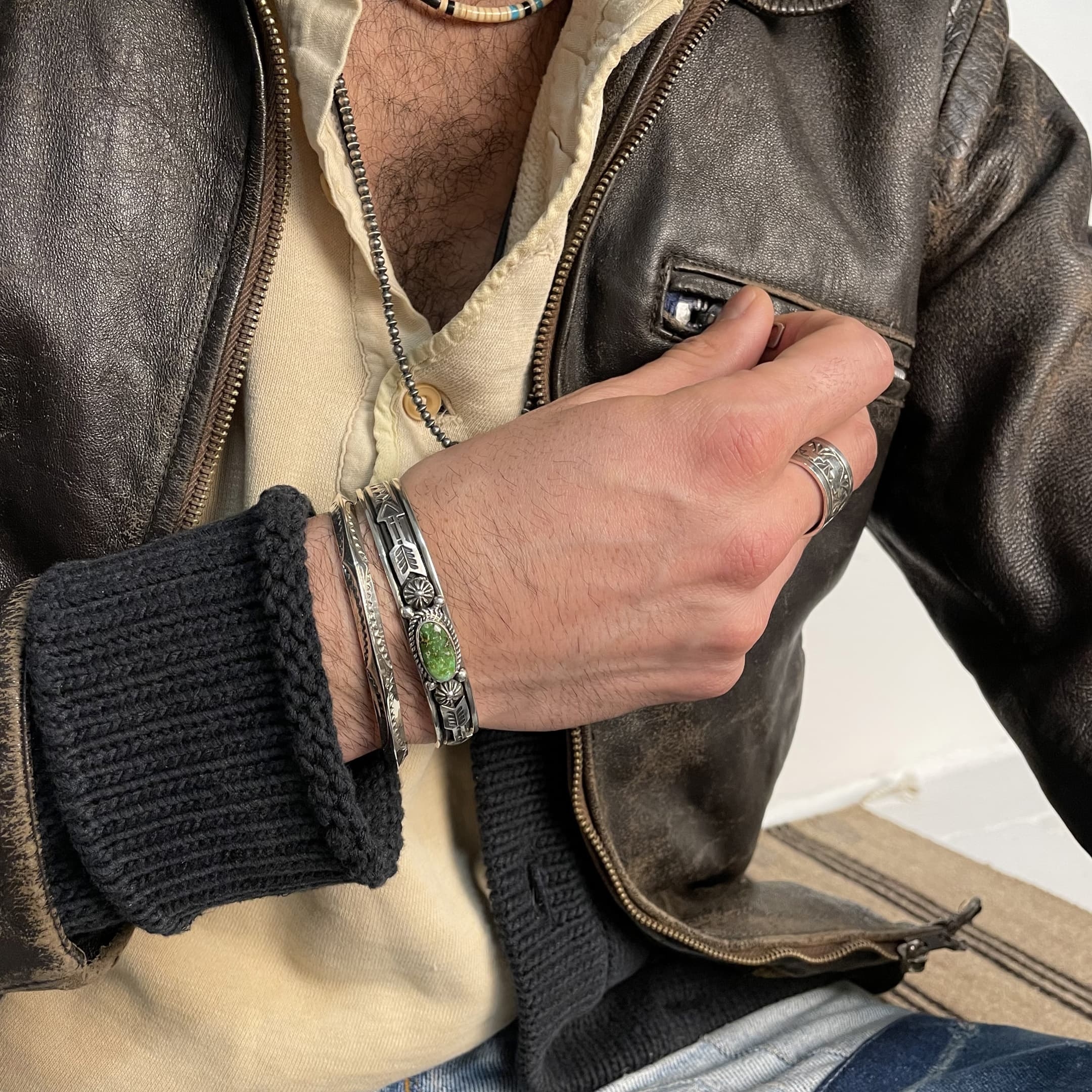Navajo silver bracelet, stamped of thin Native patterns, BRw36 - Harpo Paris