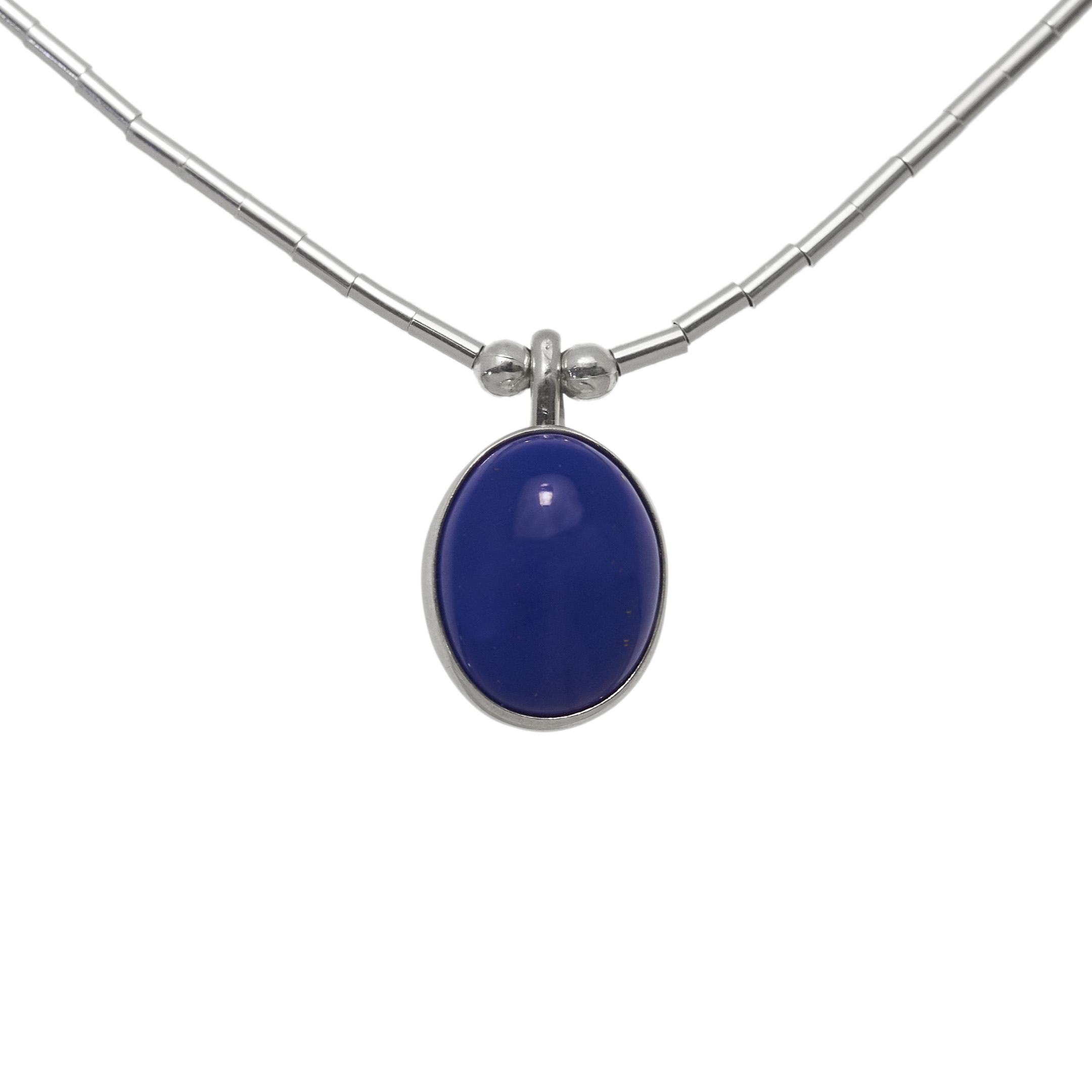 Collier amérindien Liquid Silver en perles Heishi en argent avec cabochon de pierre. Harpo Paris