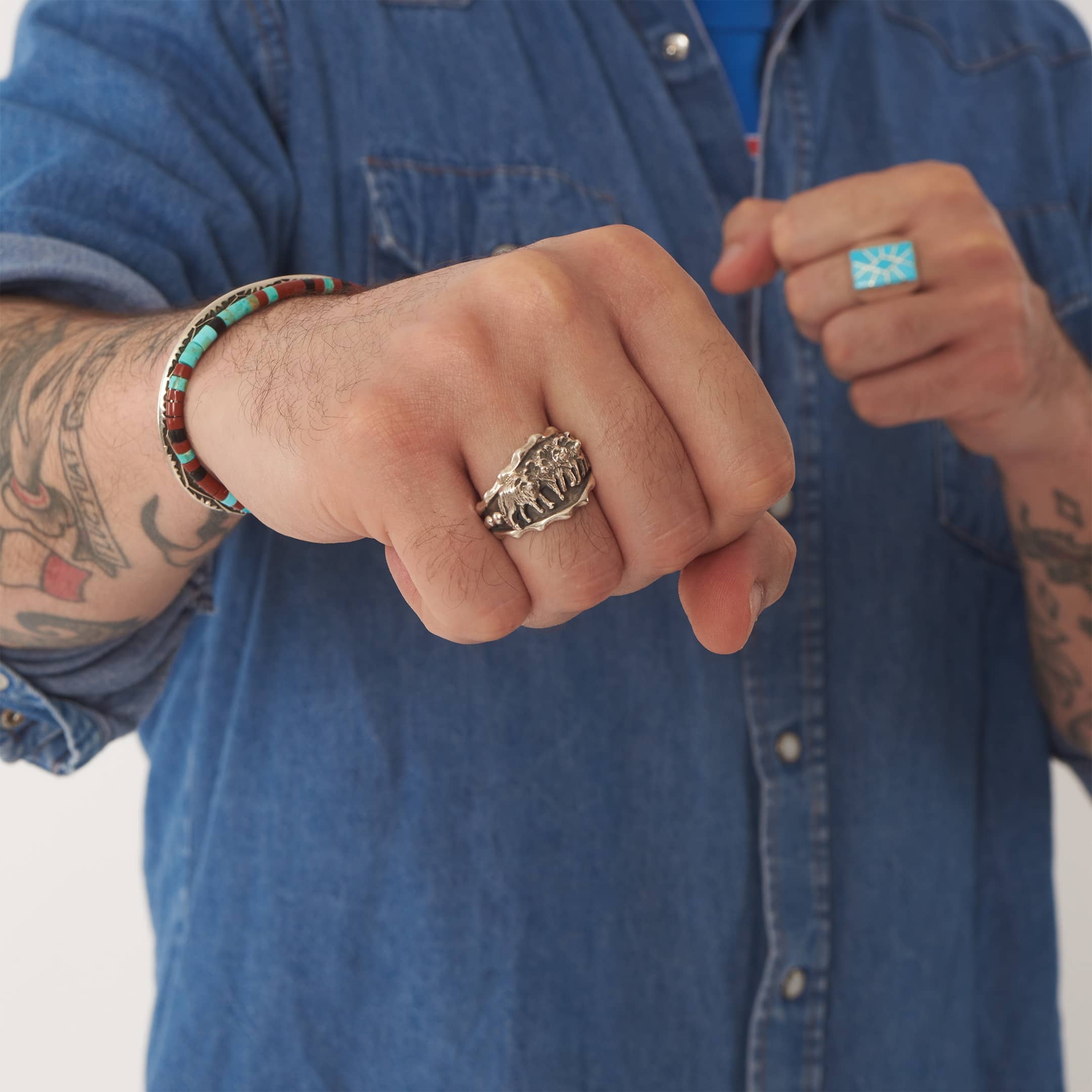 Navajo ring with a pack of wolves, BA1063 - Harpo Paris