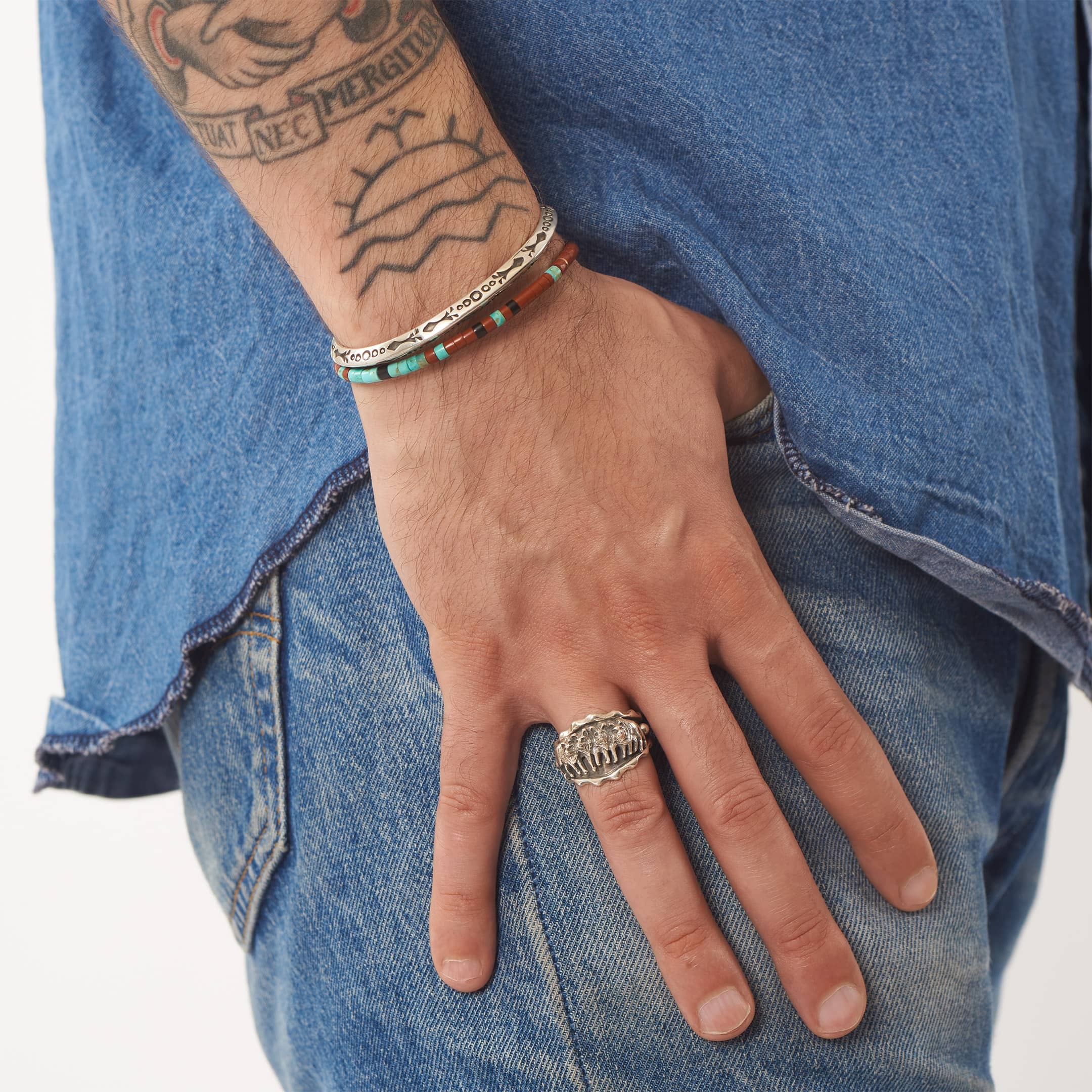 Navajo ring with a pack of wolves, BA1063 - Harpo Paris
