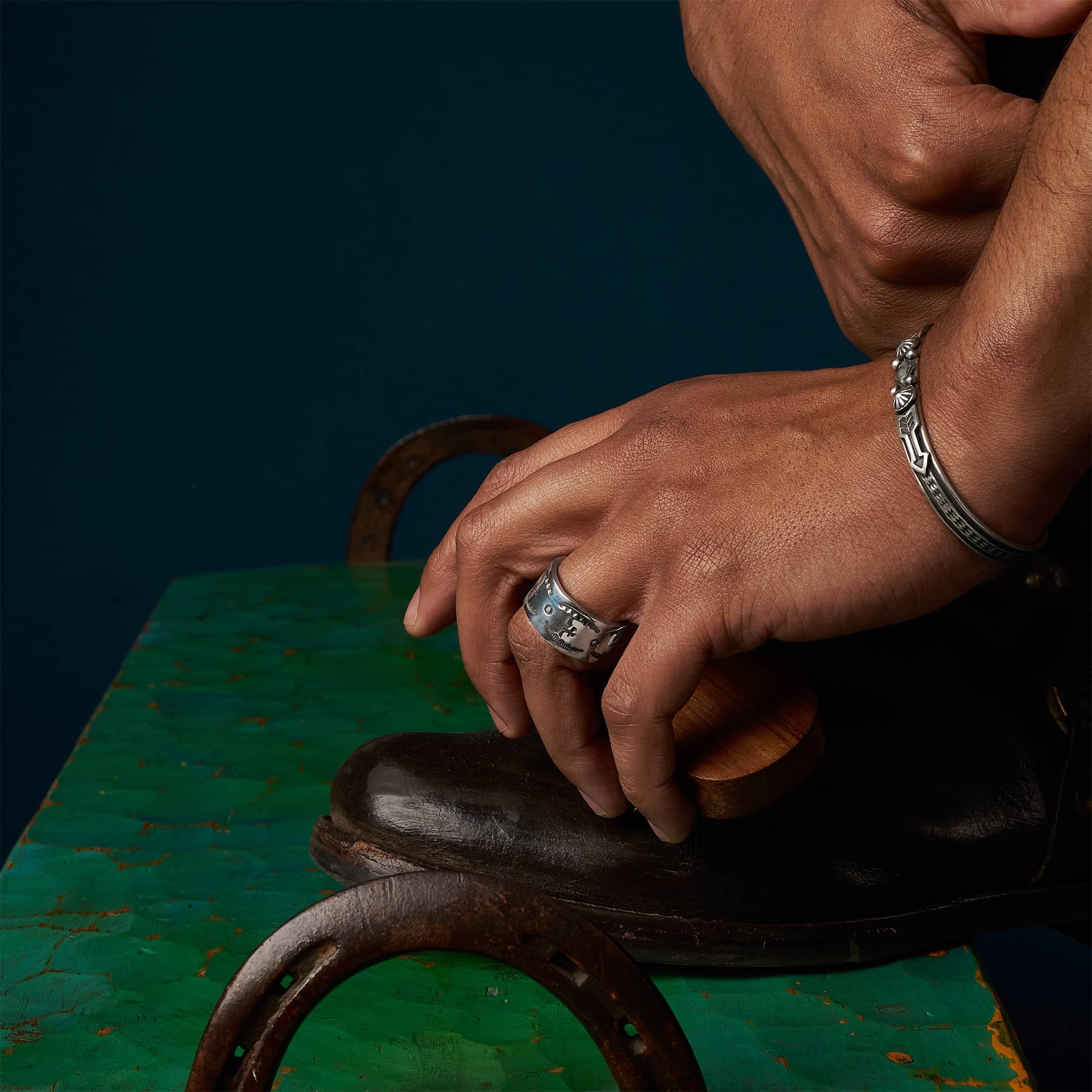 BR819 silver Navajo bracelet for men - Harpo Paris