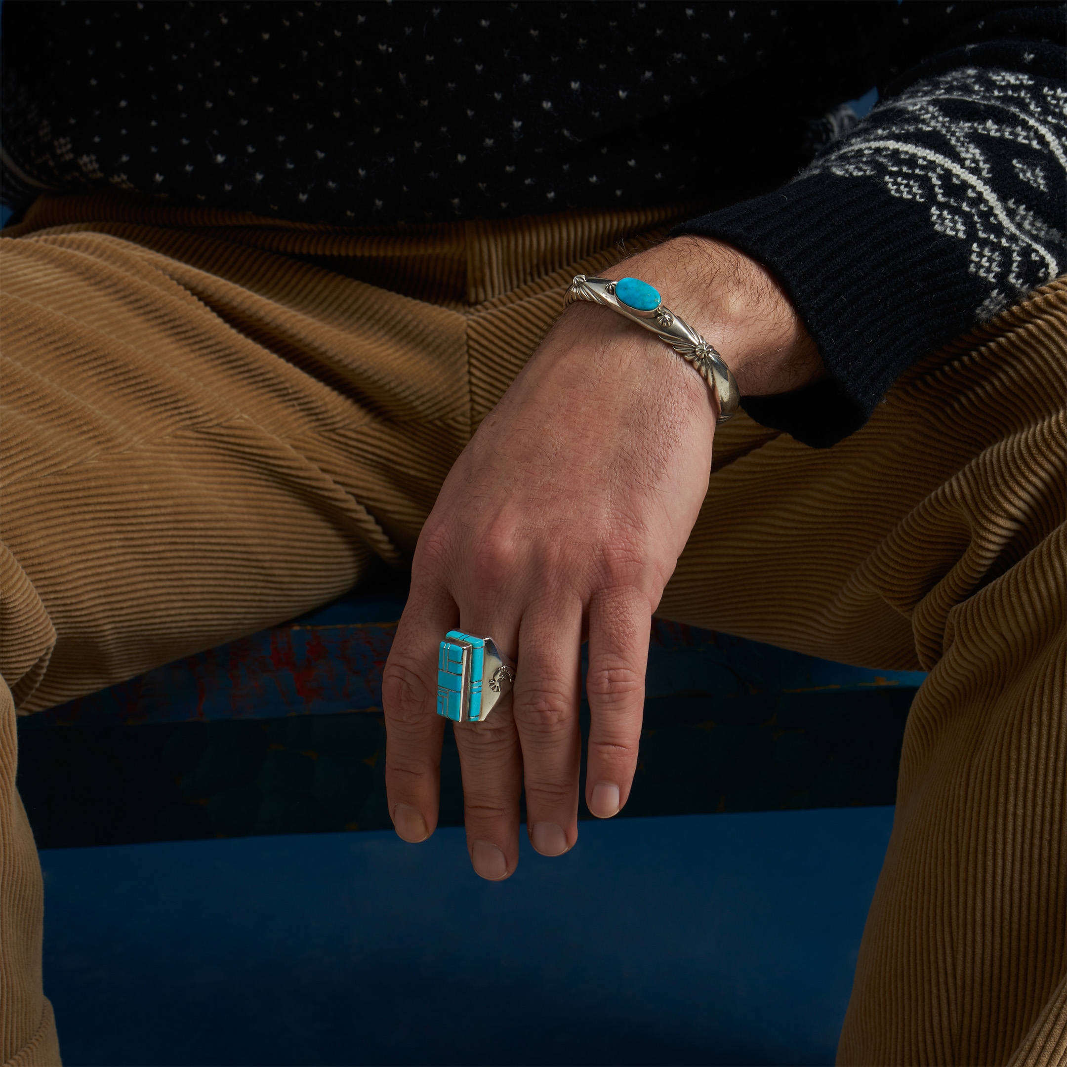 Navajo Bracelet Kingman Turquoise set in Silver.  | Harpo Paris