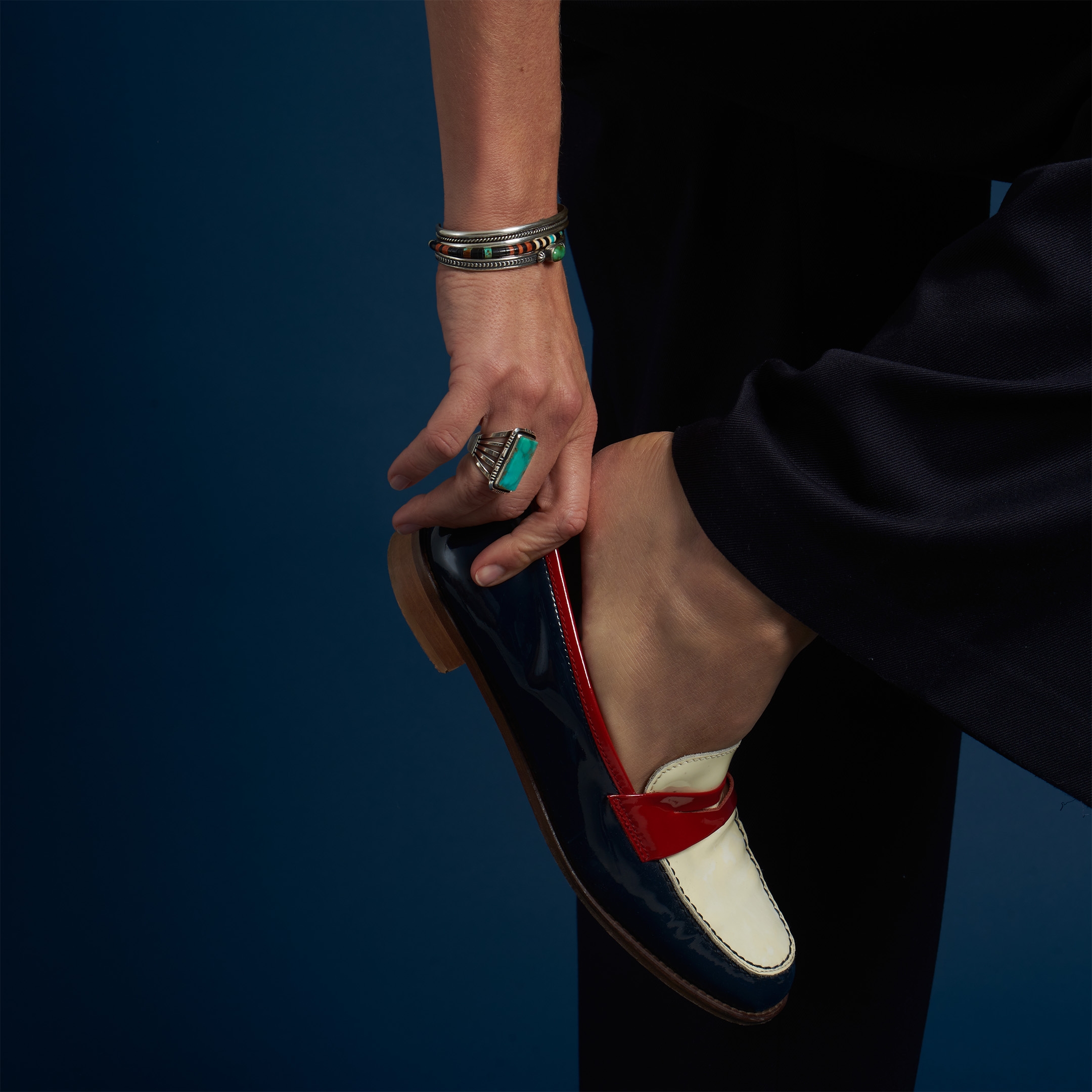 Bracelet Pueblo, Turquoises, Gorgone, Coquillage  et Jais heishi. Fermoir en argent. | Harpo Paris