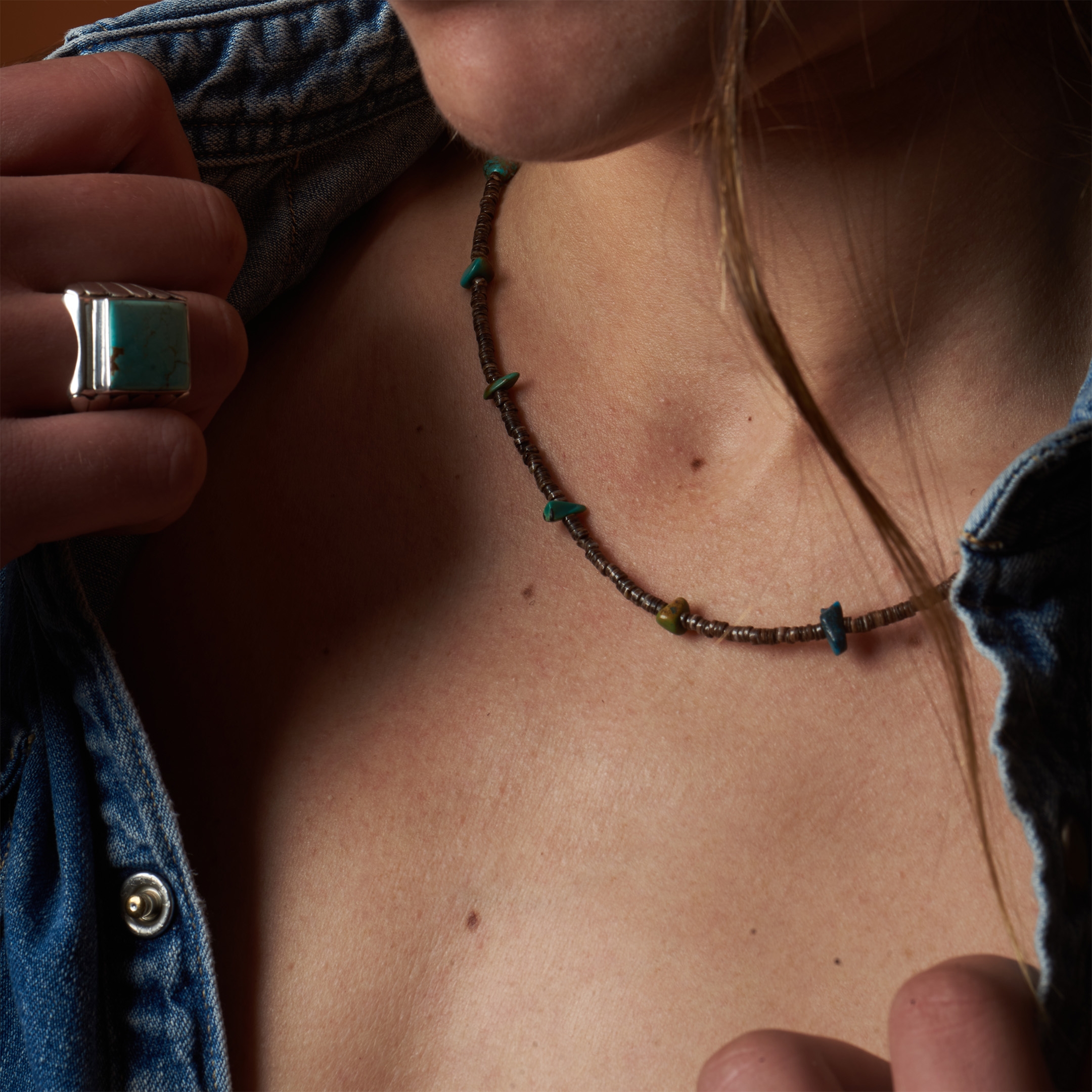 Collier en perles Heishi de coquillage et turquoise CO172 - Harpo Paris