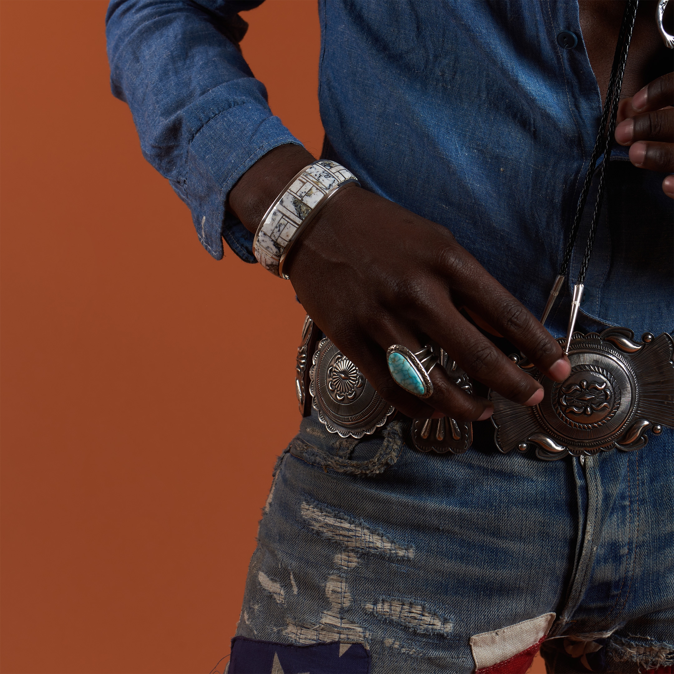 Navajo bracelet inlaid with White buffalo, BR900 - Harpo Paris