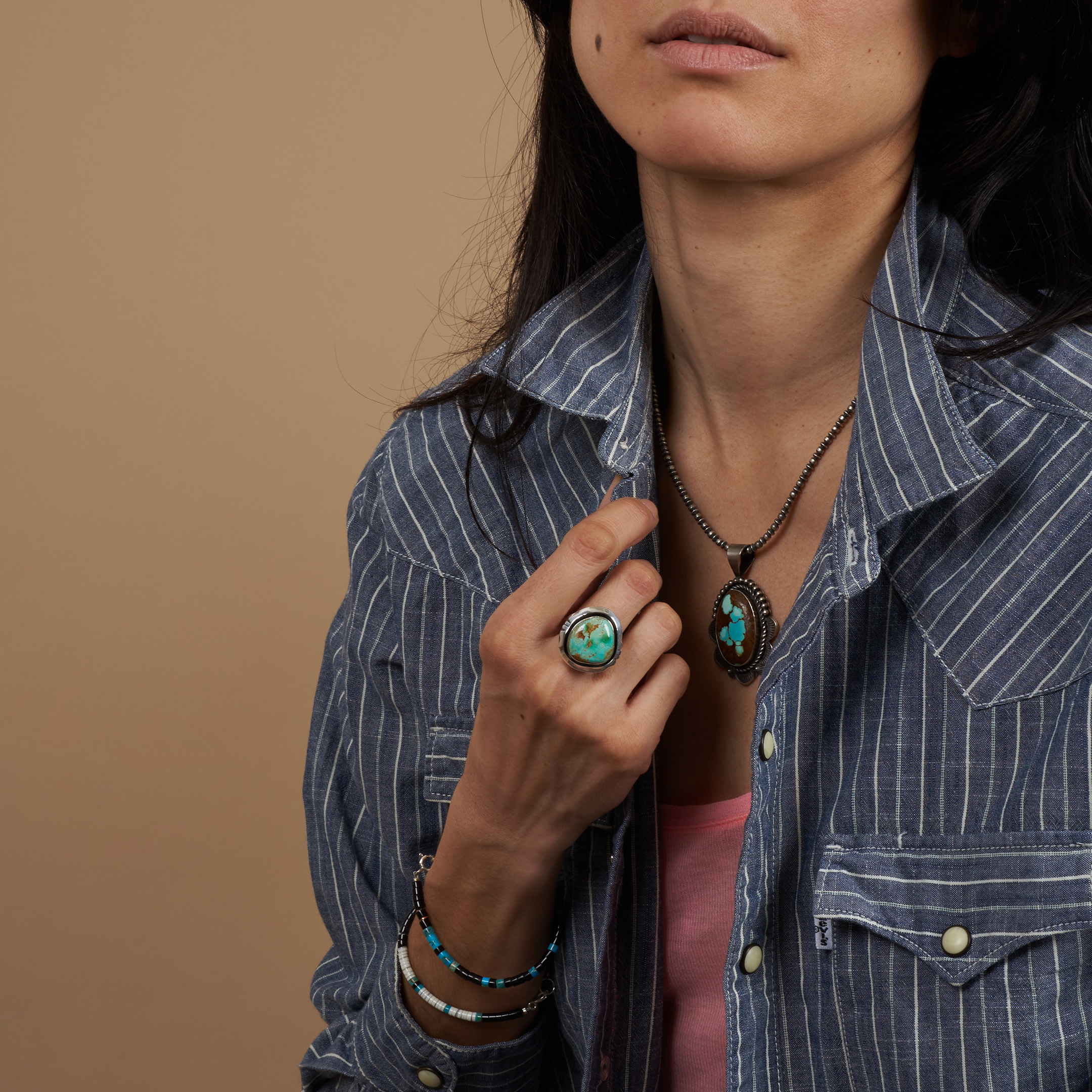 Pueblo Bracelet, Turquoise, White Serpentine and Black Jet heishi, silver clasp. | Harpo Paris