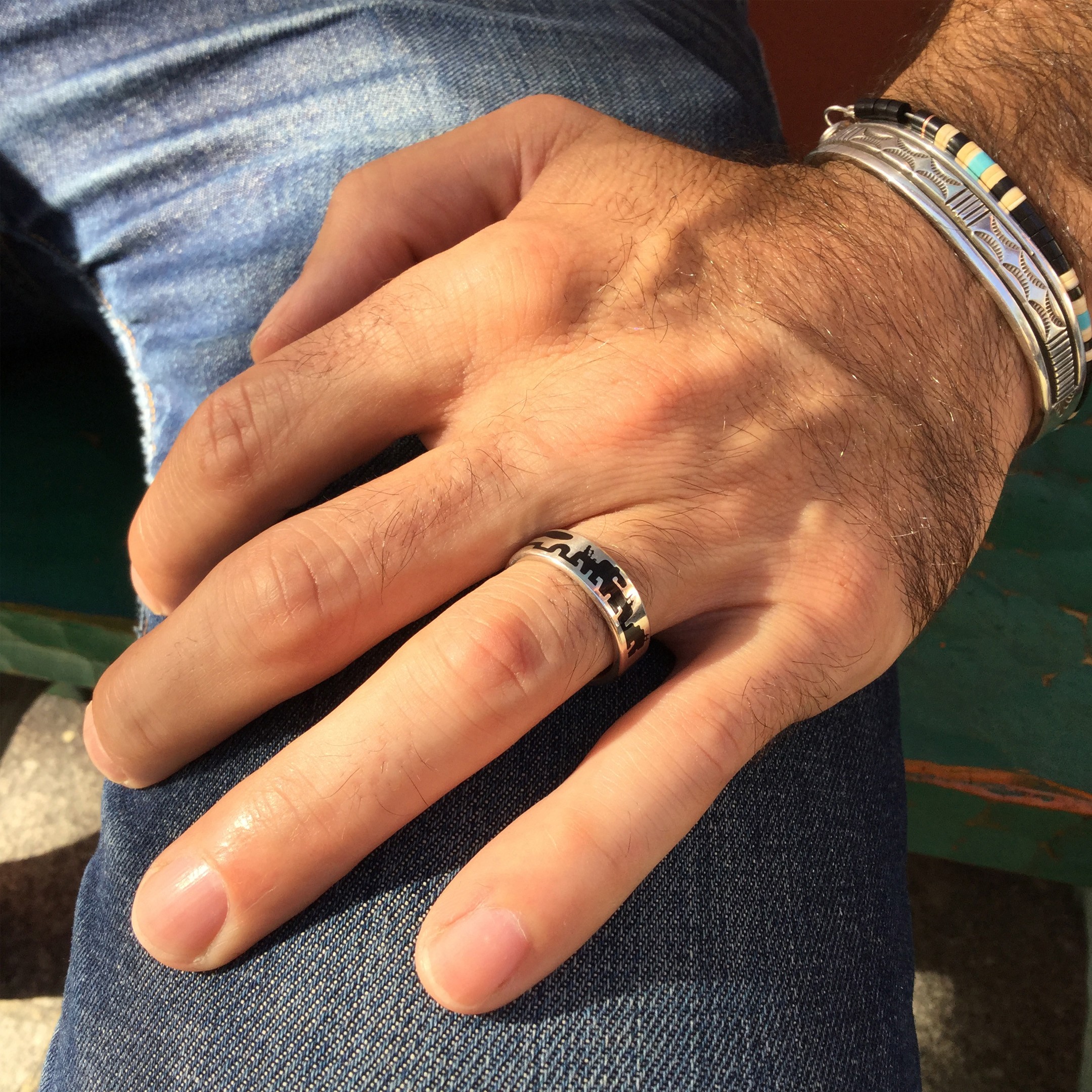 Chip Inlay ring representing a Native pueblo R155 Harpo Paris