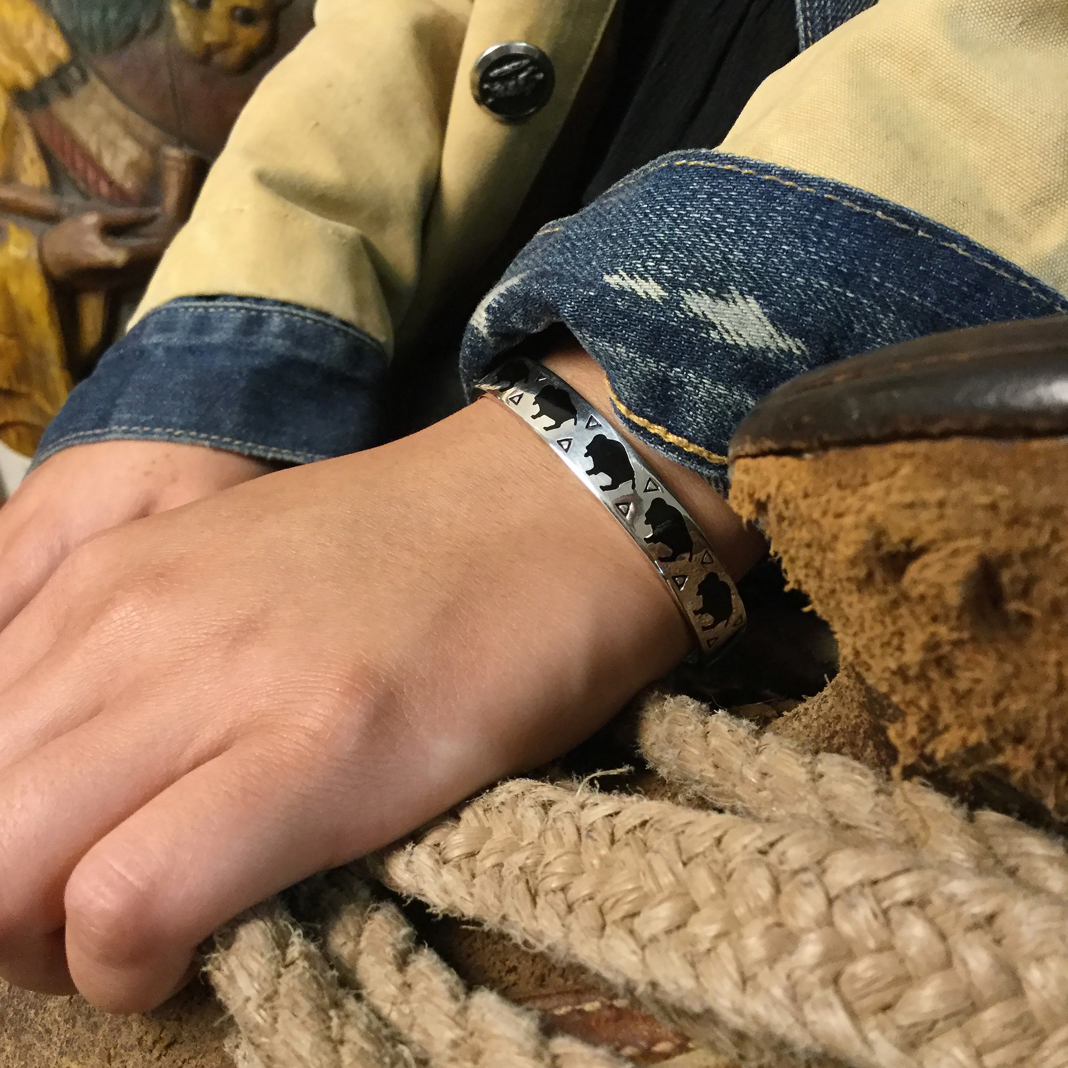 Classic Harpo Paris women bracelet B556F buffaloes