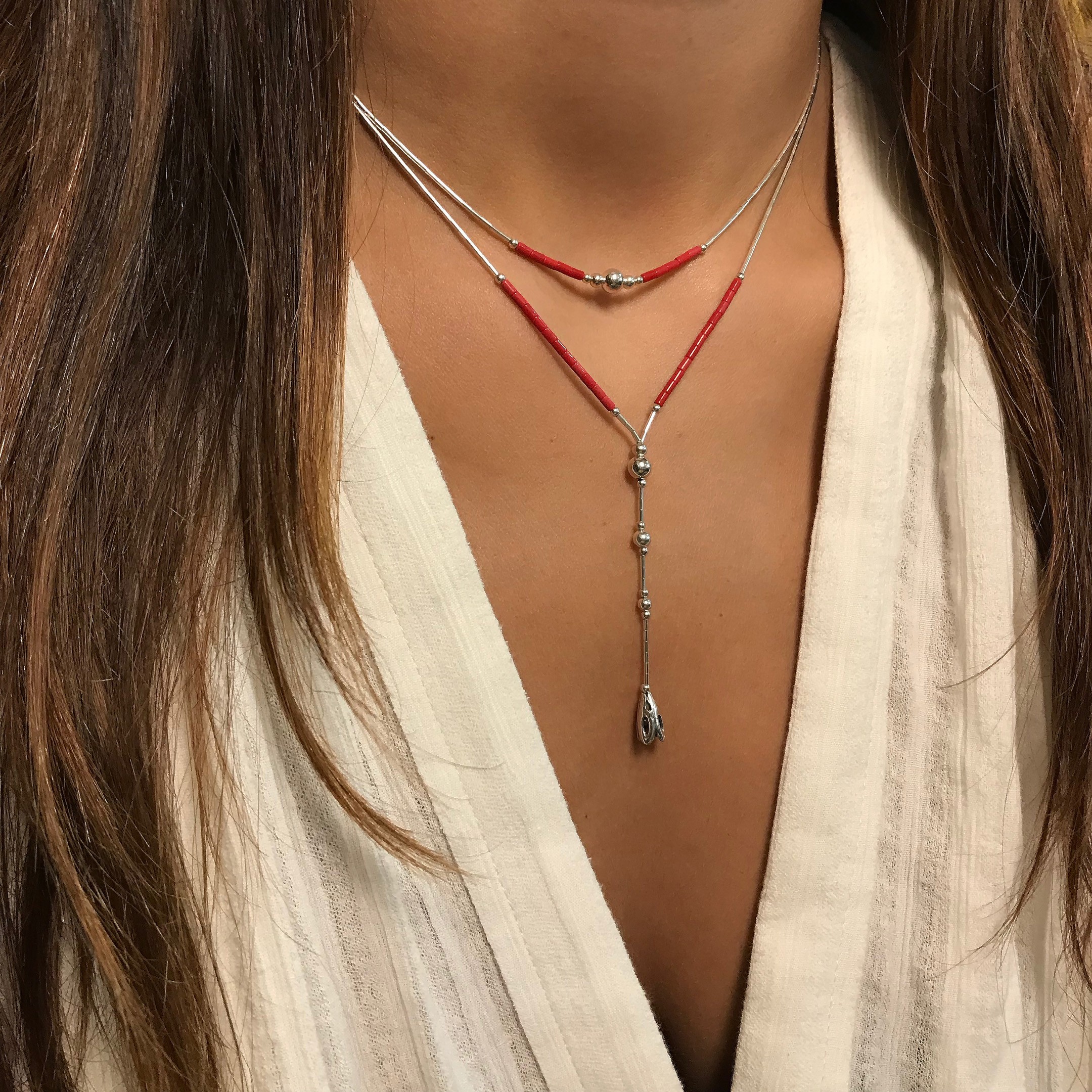 Collier amérindien Liquid silver composé de 2 rangs de perles Heishi. Harpo Paris