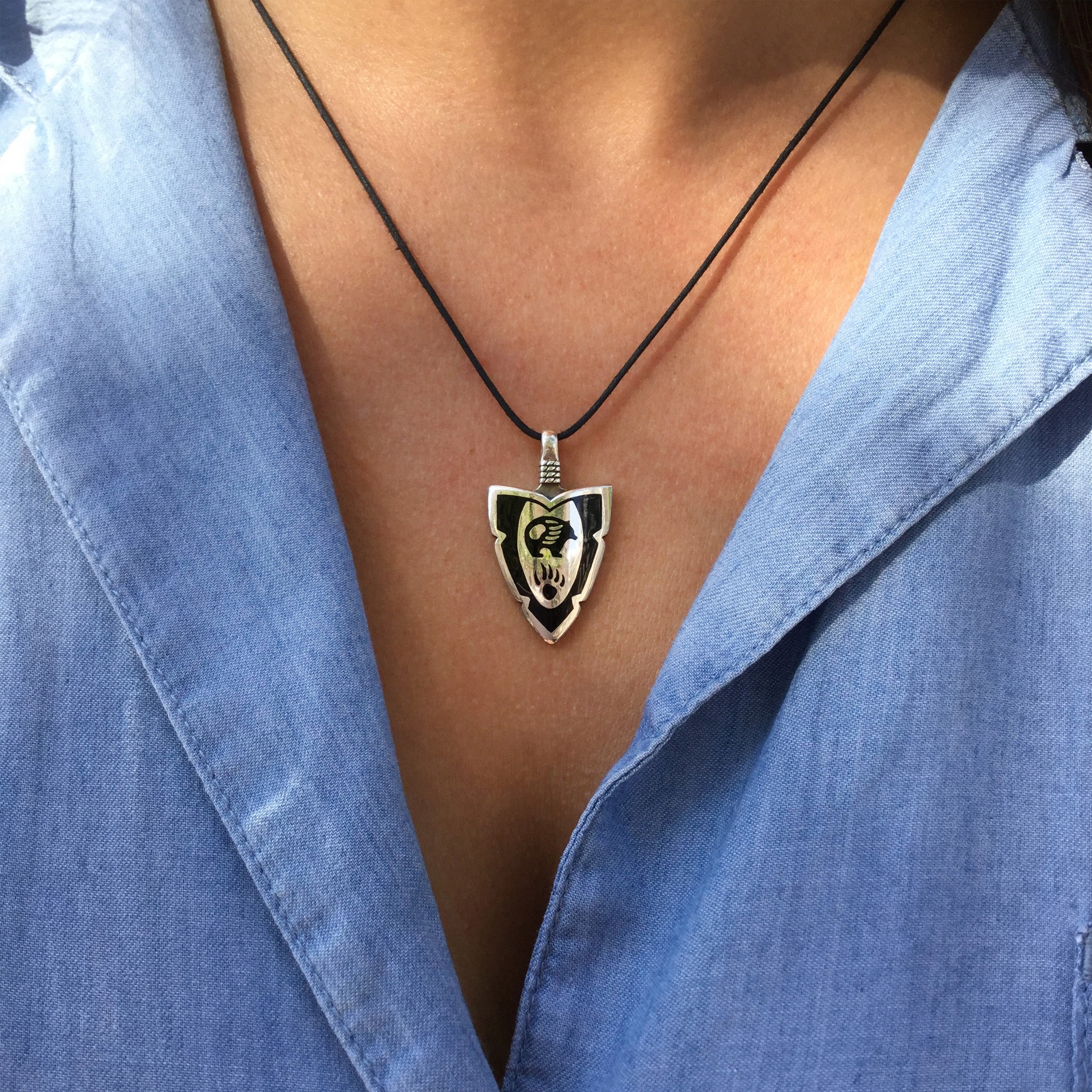 Native American pendant. Arrowhead with a bear. Harpo Paris