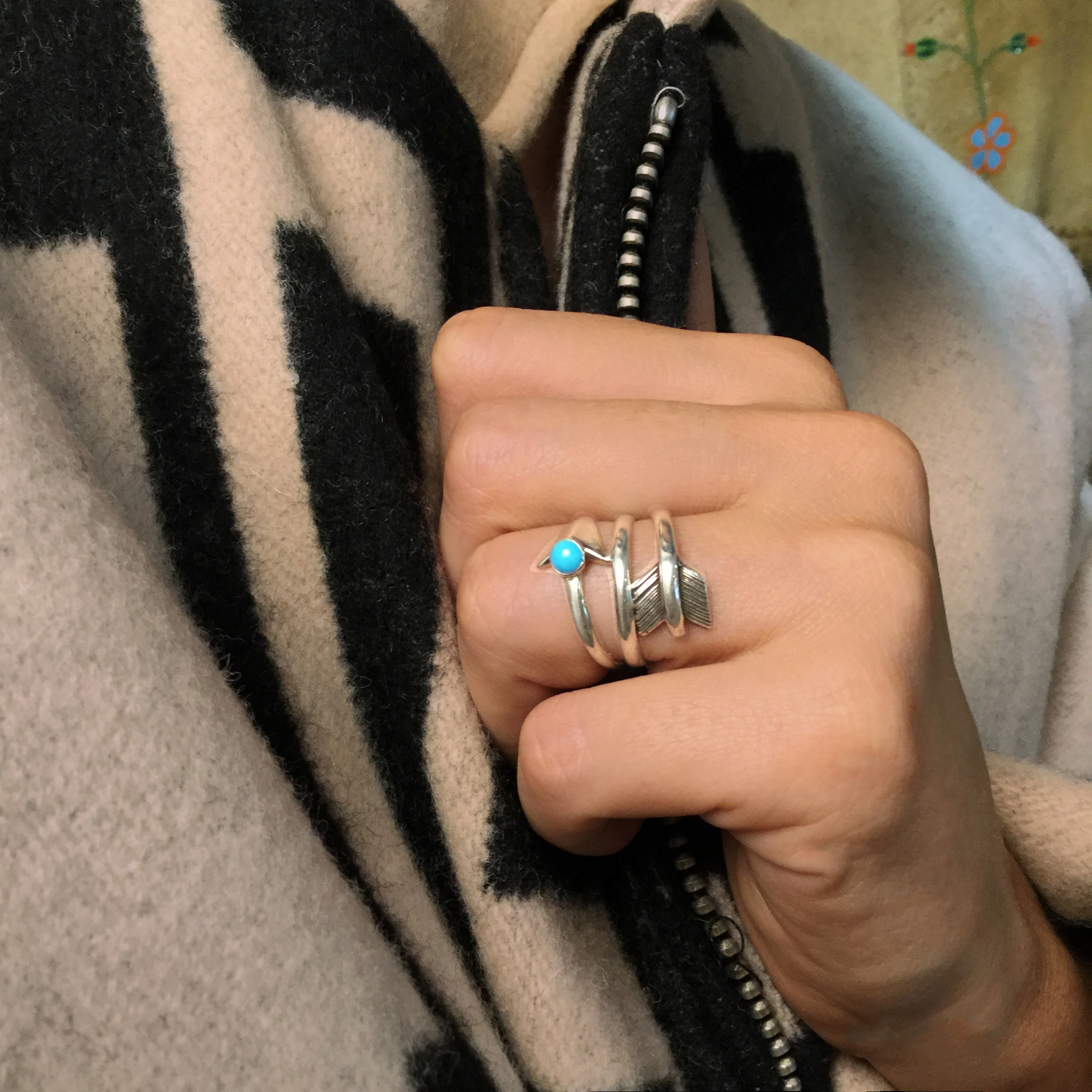 Arrow Navajo ring turquoise set in silver. | Harpo Paris