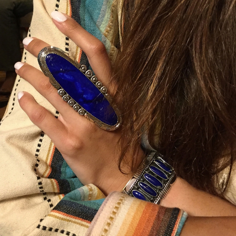 Grande bague Navajo BA679 en lapis lazuli et argent - Harpo Paris