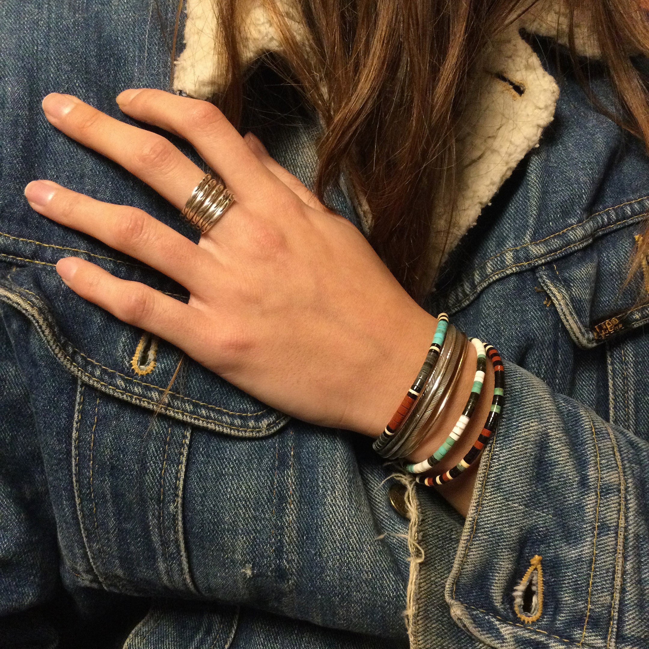 Bracelet Pueblo, Turquoises, Gorgone, Coquillage  et Jais heishi. Fermoir en argent. | Harpo Paris