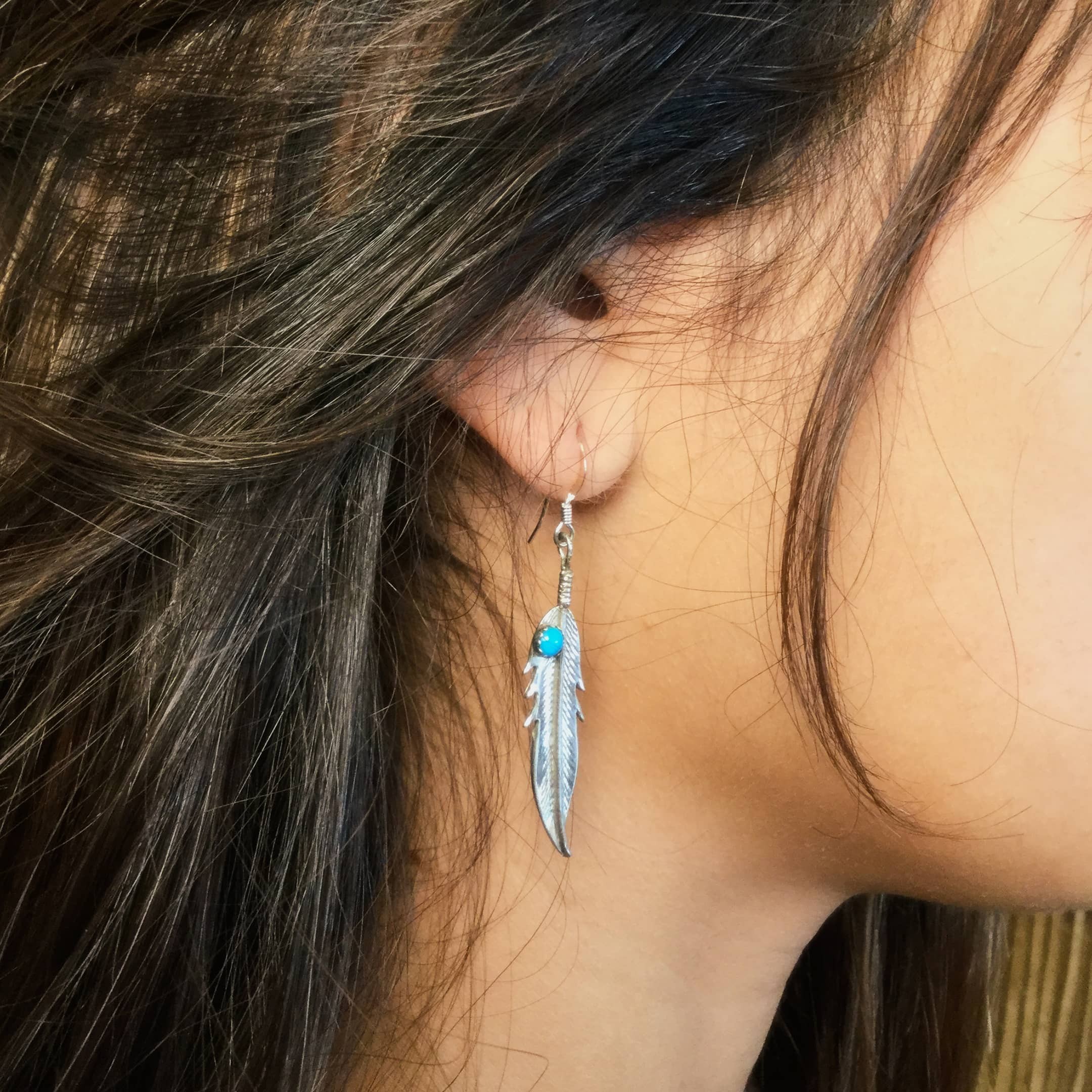 Boucles d'oreilles Plumes Navajo Turquoise sur argent BOw15 - Harpo Paris