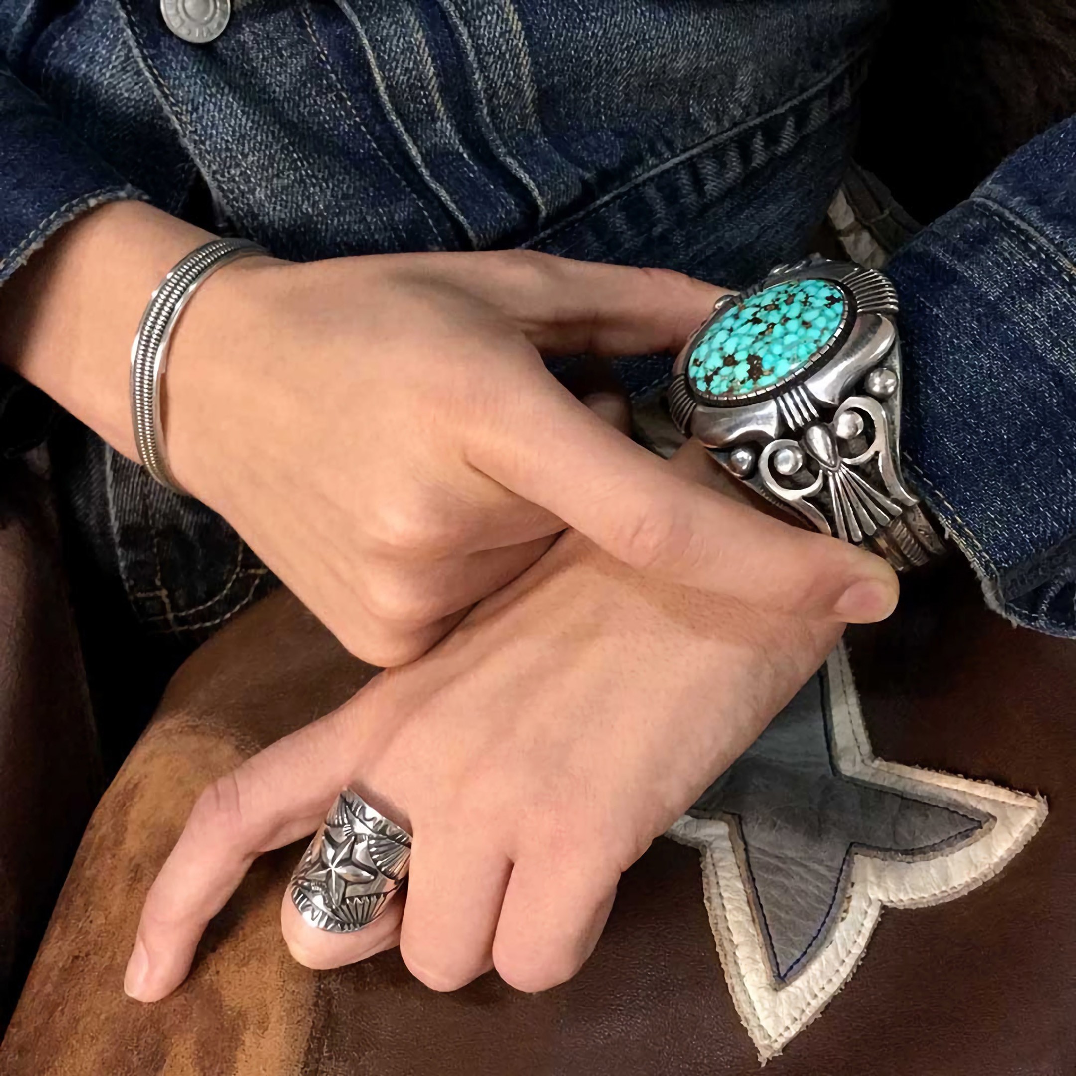 Bracelet Navajo, turquoise Turquoise Mountain sur argent mat | Harpo Paris