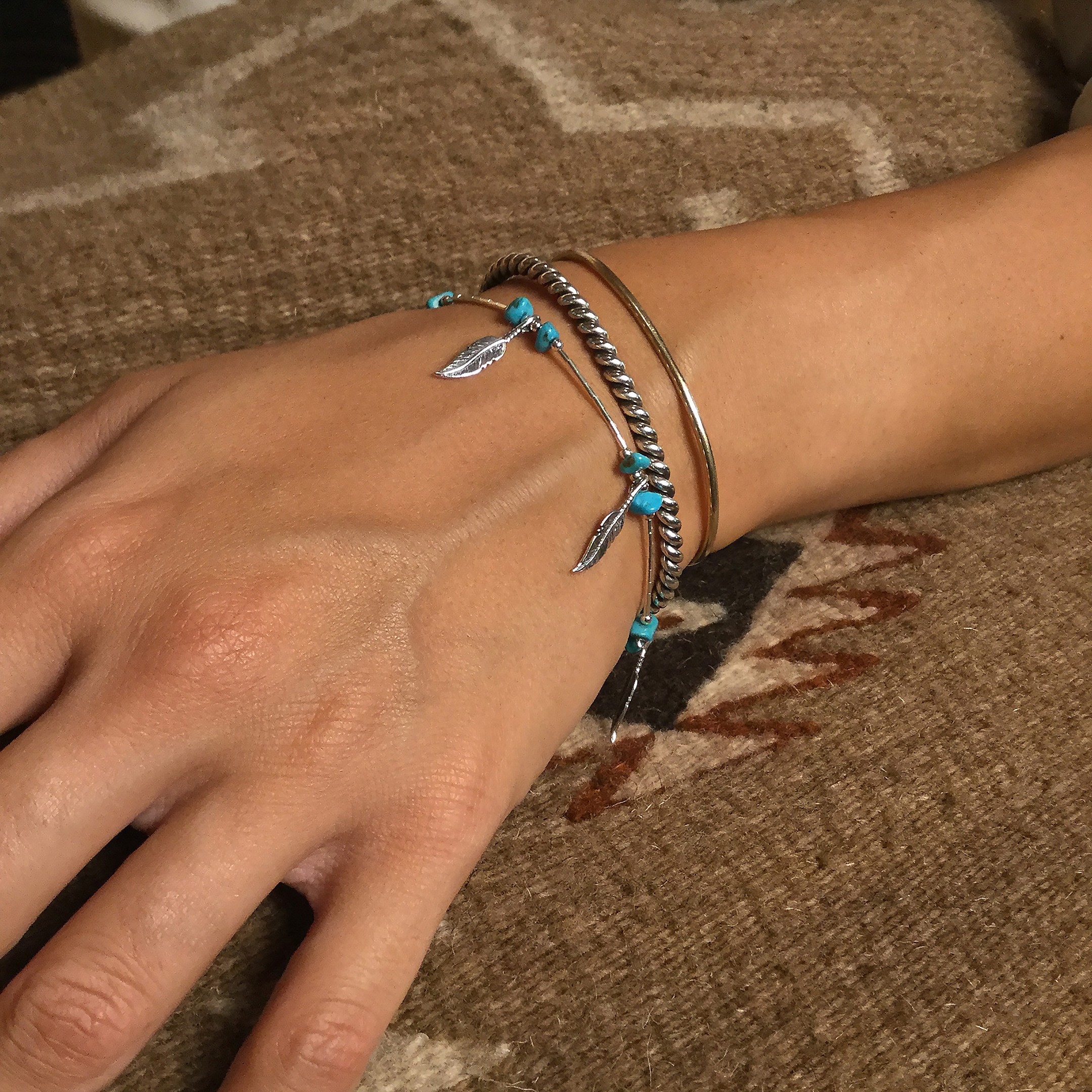 Classic Harpo Paris feathers women bracelet B702
