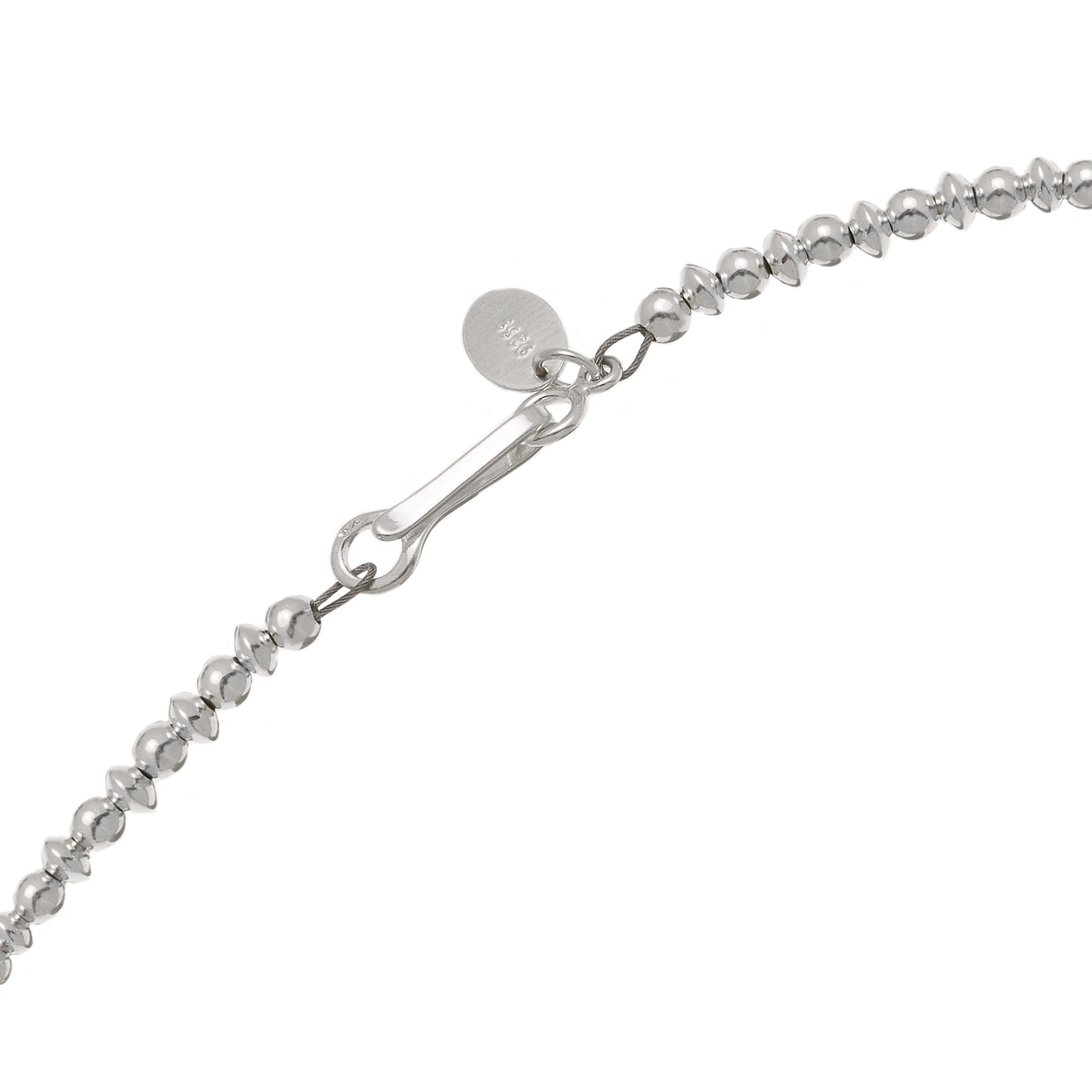 Collier Navajo en argent massif.