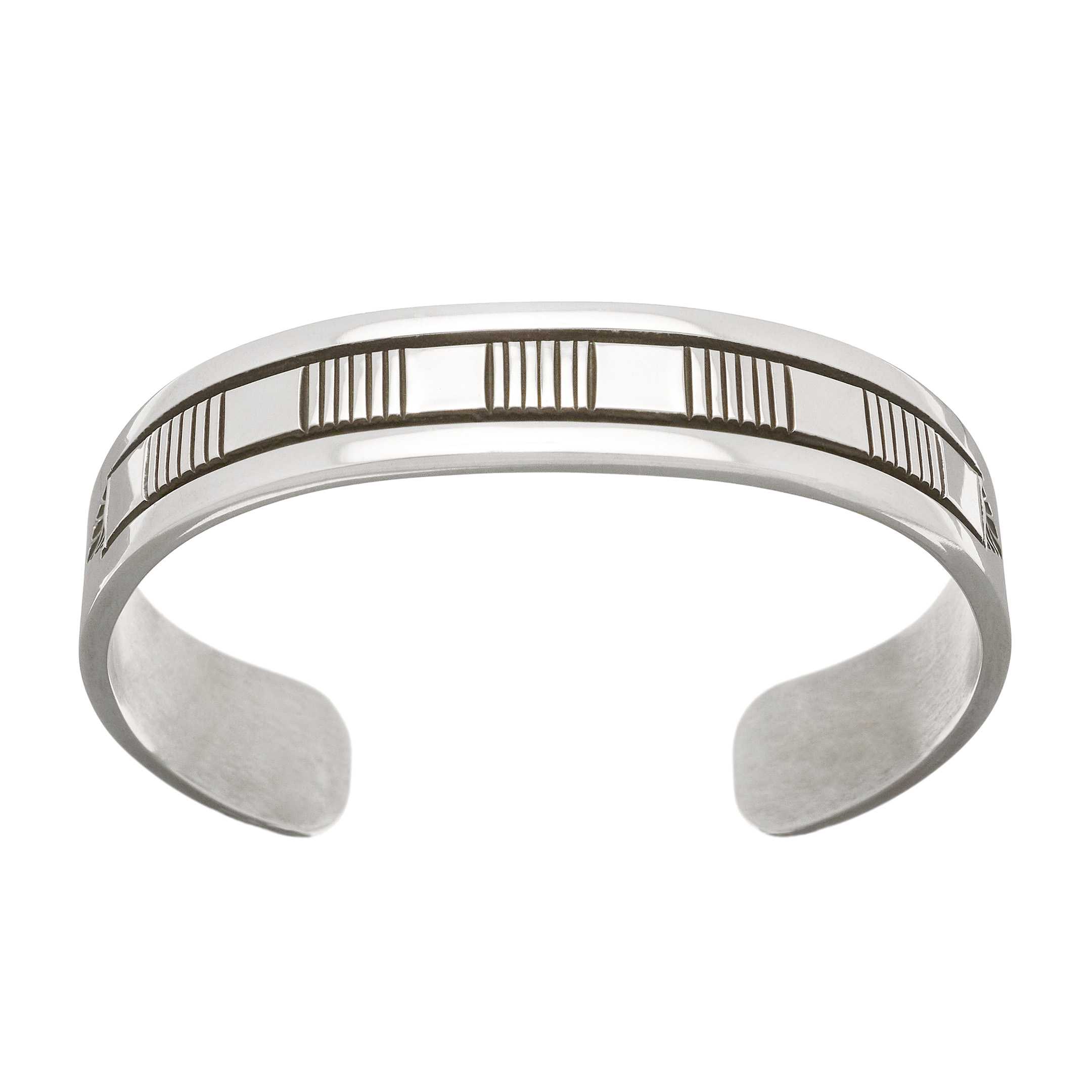 Navajo bracelet in sterling silver.