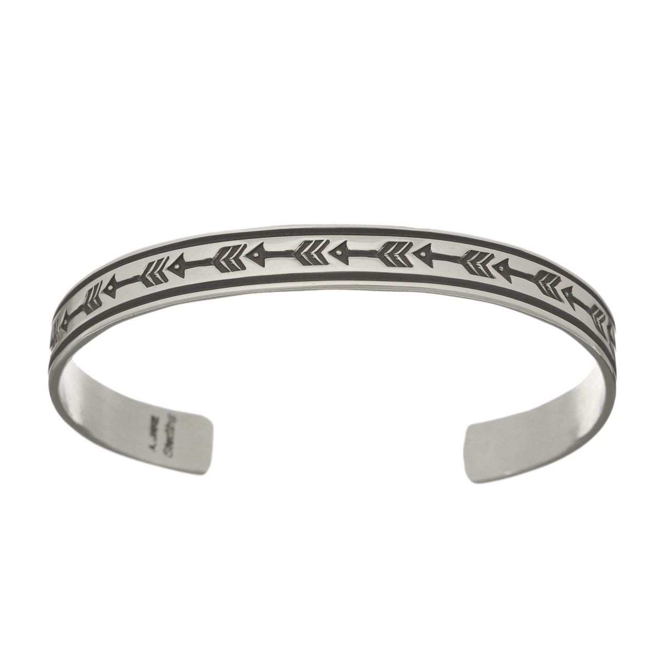 Navajo bracelet BRw98 in silver with arrows - Harpo Paris