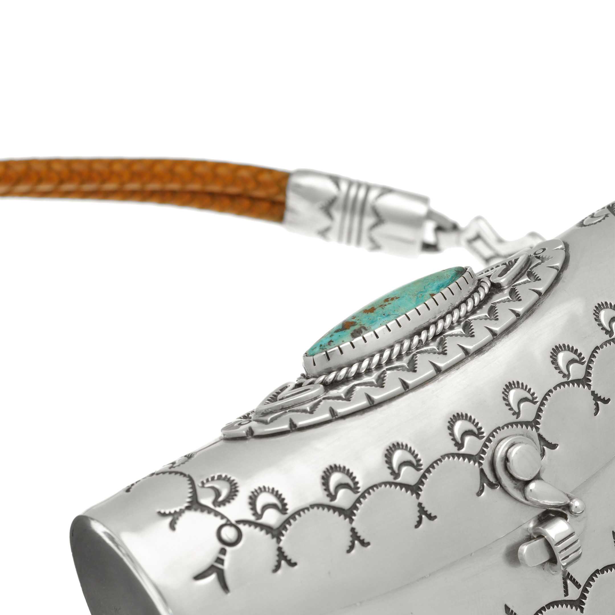 Sac à main Navajo d'une facture exceptionnelle  en Argent Mat et Turquoise Diamond. Double Lacet en cuir. | Harpo Paris