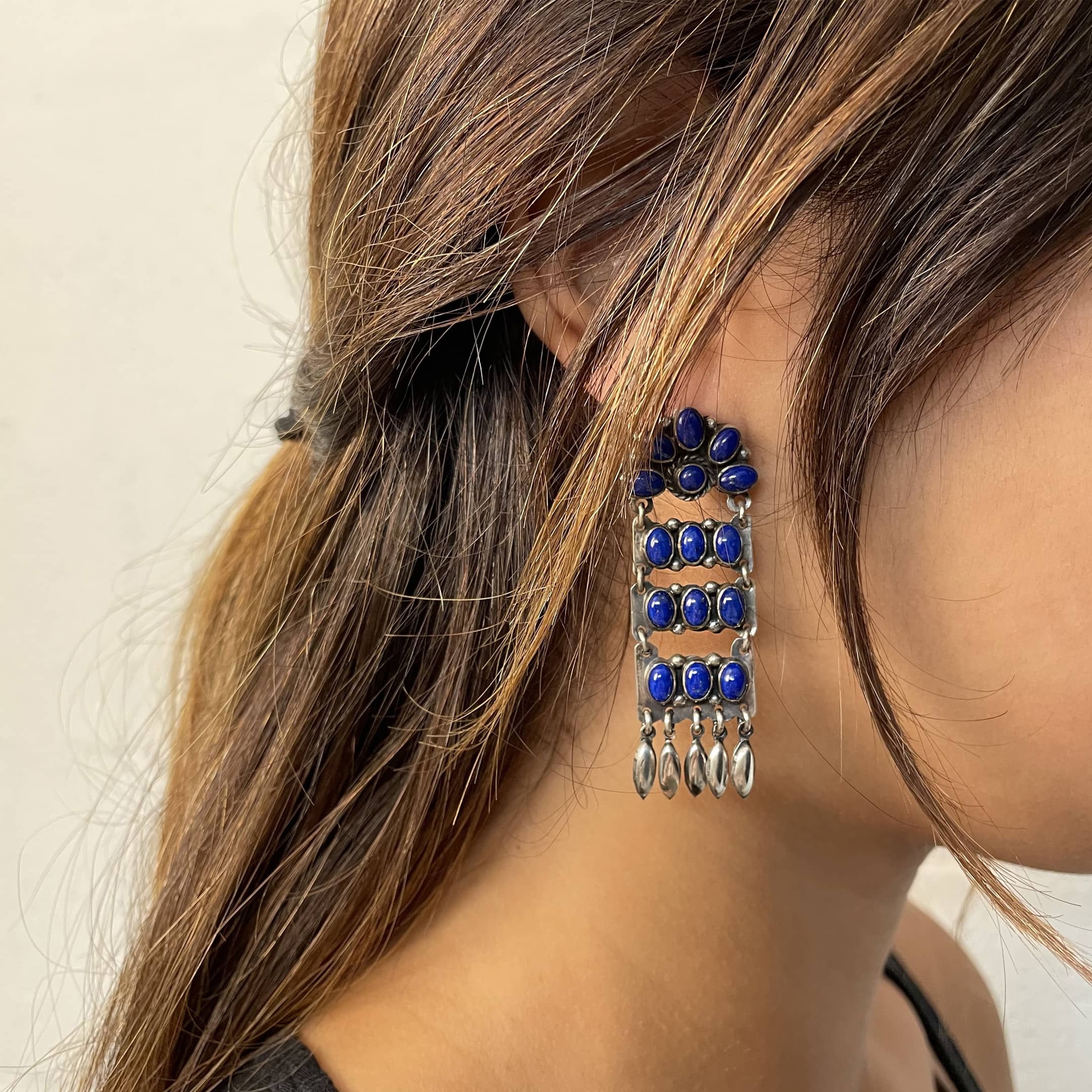 Multi-row earrings made of lapis-lazuli set in sterling silver, BO270 - Harpo Paris