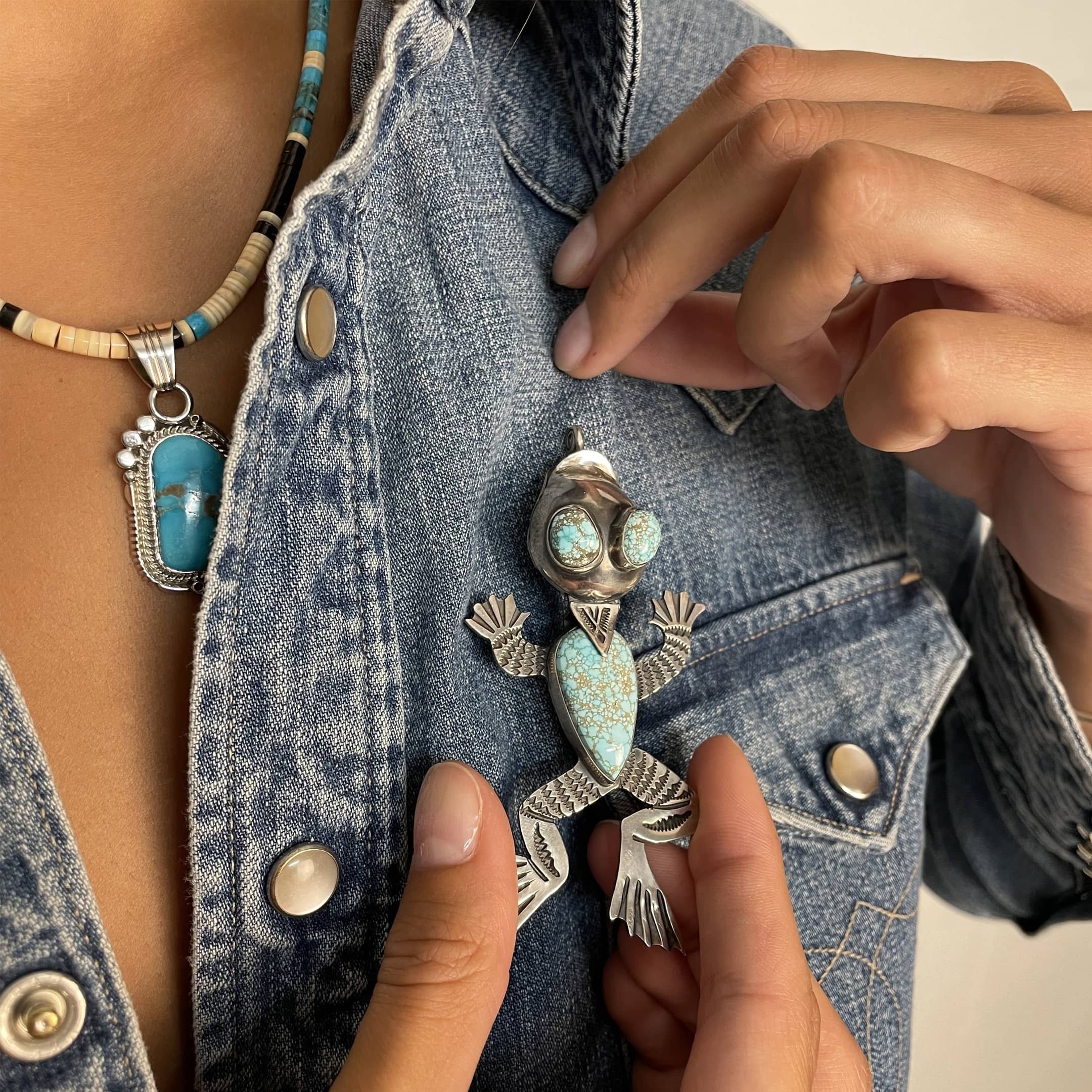Broche lézard MIS30 pièce de collection en turquoise et argent - Harpo Paris